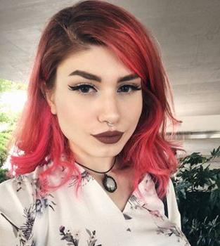 Şeyda Erdoğan Pembe Saç Rengi