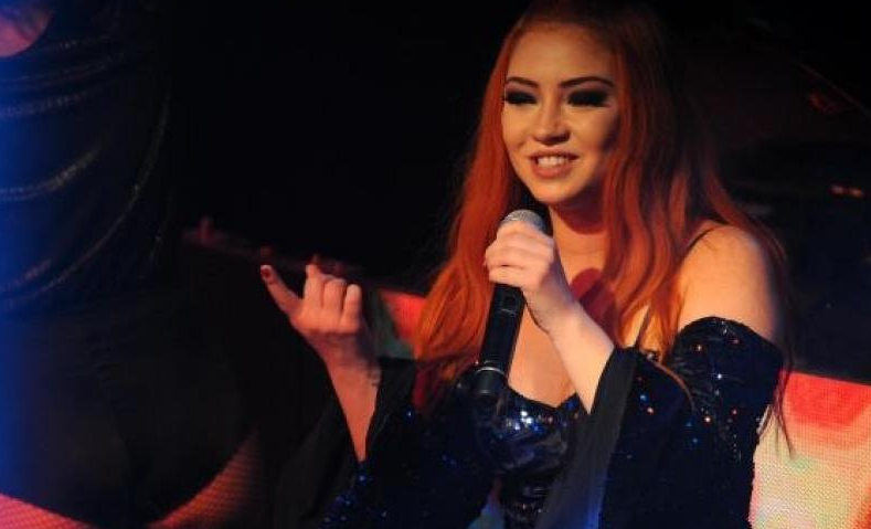 Ece Seçkin Bakır Saçlı Hali