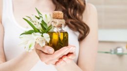 Boyalı Saçlar Nasıl Parlatılır?