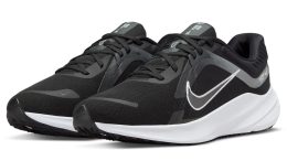 Yürüyüş Konforu Sağlayan Siyah Spor Ayakkabı Erkek Ürünleri