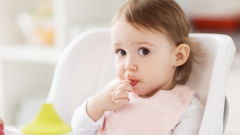 Bebek Mama Önlüğü Seçiminde Dikkat Edilmesi Gerekenler